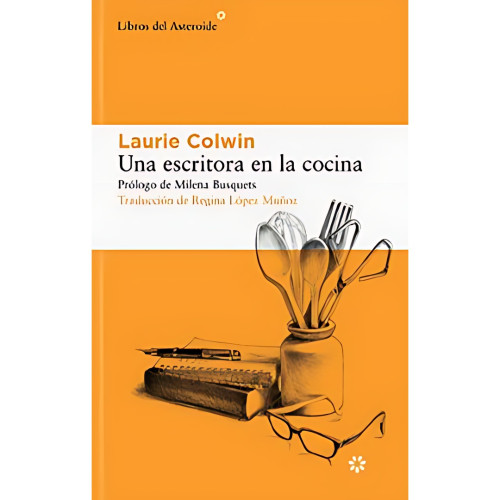 UNA ESCRITORA EN LA COCINA