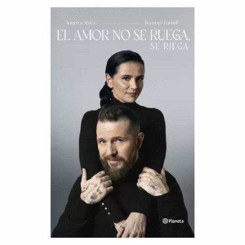 AMOR NO SE RUEGA SE RIEGA